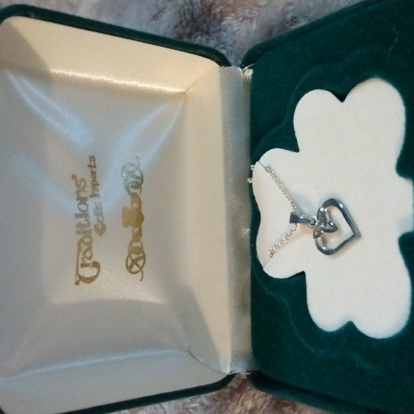 NIB sterling silver heart with Celtic knot. - Picture 1 of 3